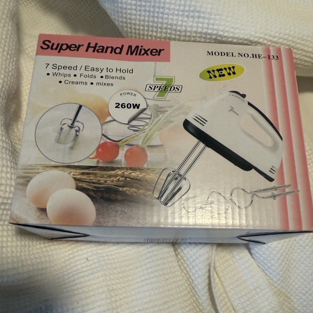 Hand Mixer with 7 Speeds - White